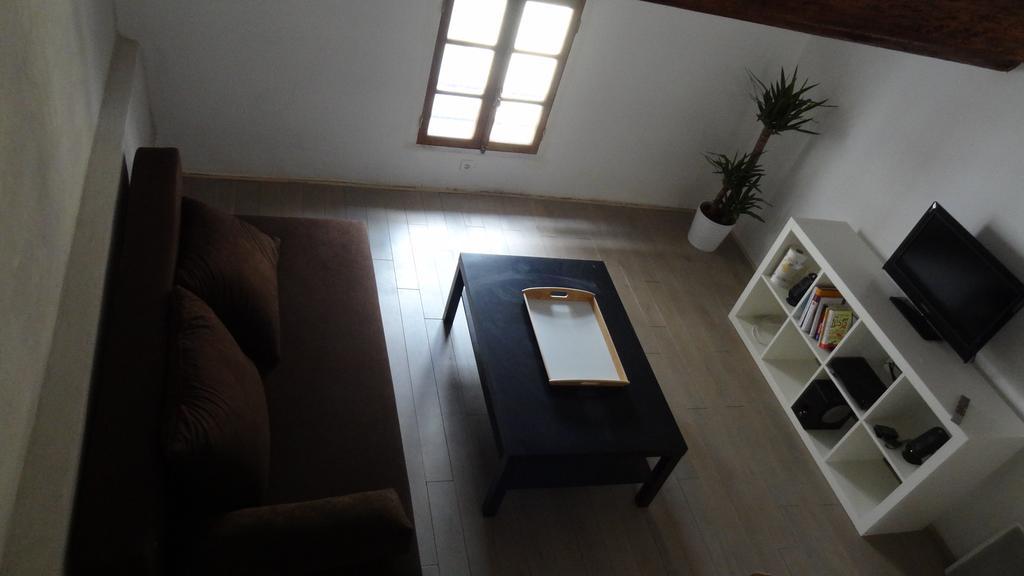 Appartement Avec Terrasse,Mezzanine,Patangarles Phòng bức ảnh